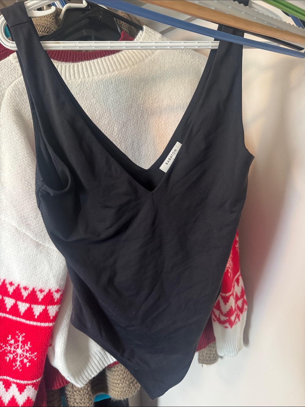 Babaton V neck bodysuit size large